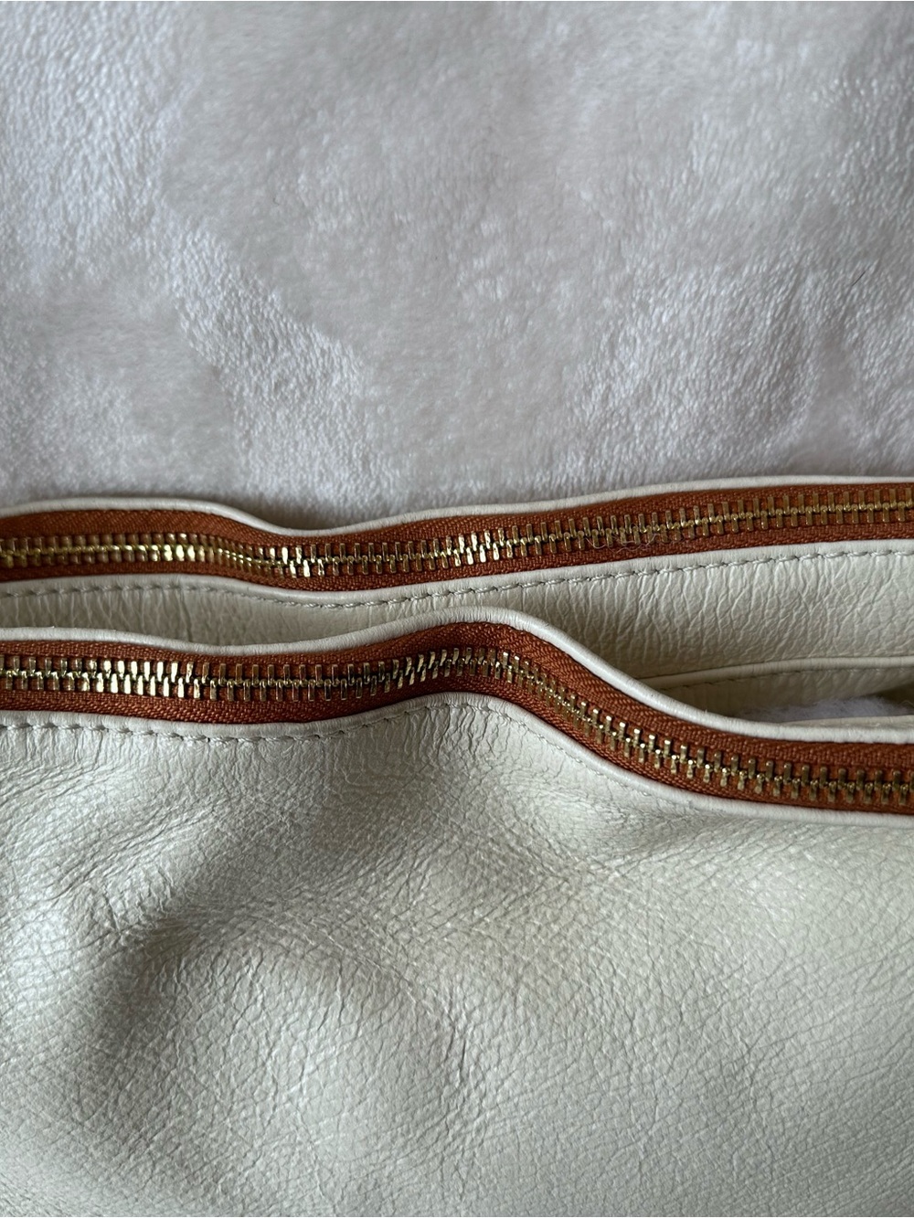 Valentino White Leather Crossbody with Tan Trim and Gold Hardware - Picture 2 of 9